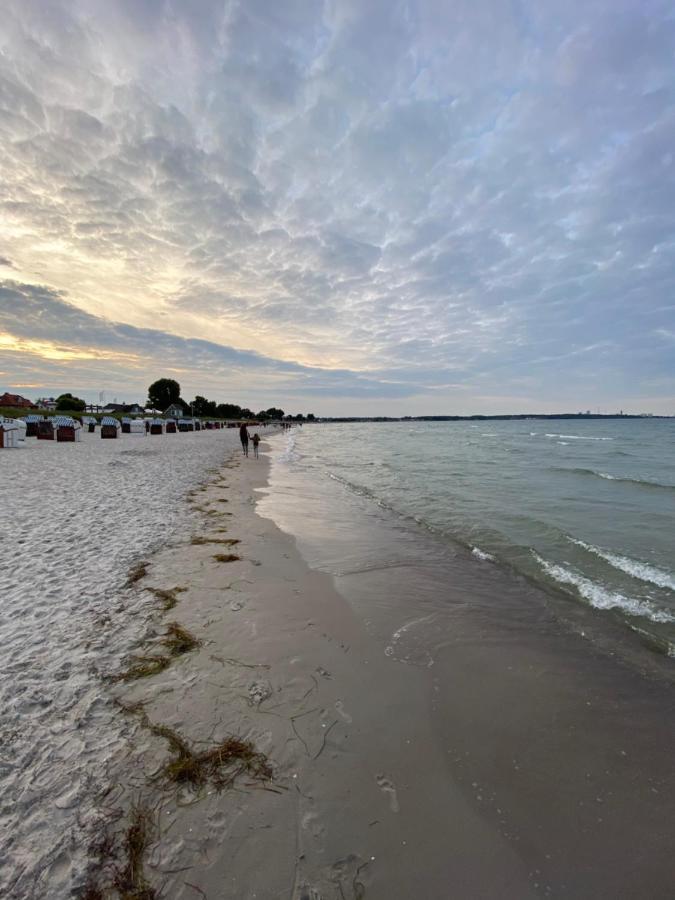 Stylische Ferienwohnung Scharbeutz Top Lage Strand Exteriör bild